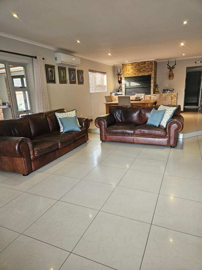 4 Bedroom Property for Sale in Kamma Heights Eastern Cape